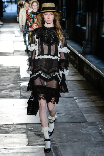 Look 57